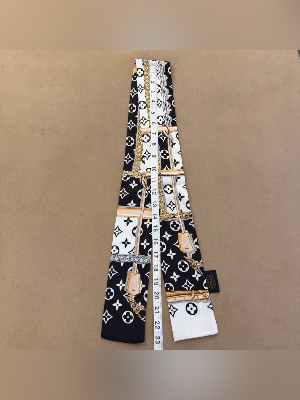 Chic Black & White Monogram Chain Print Twilly Skinny Scarf - Brand New (Longer) - Picture 6 of 8